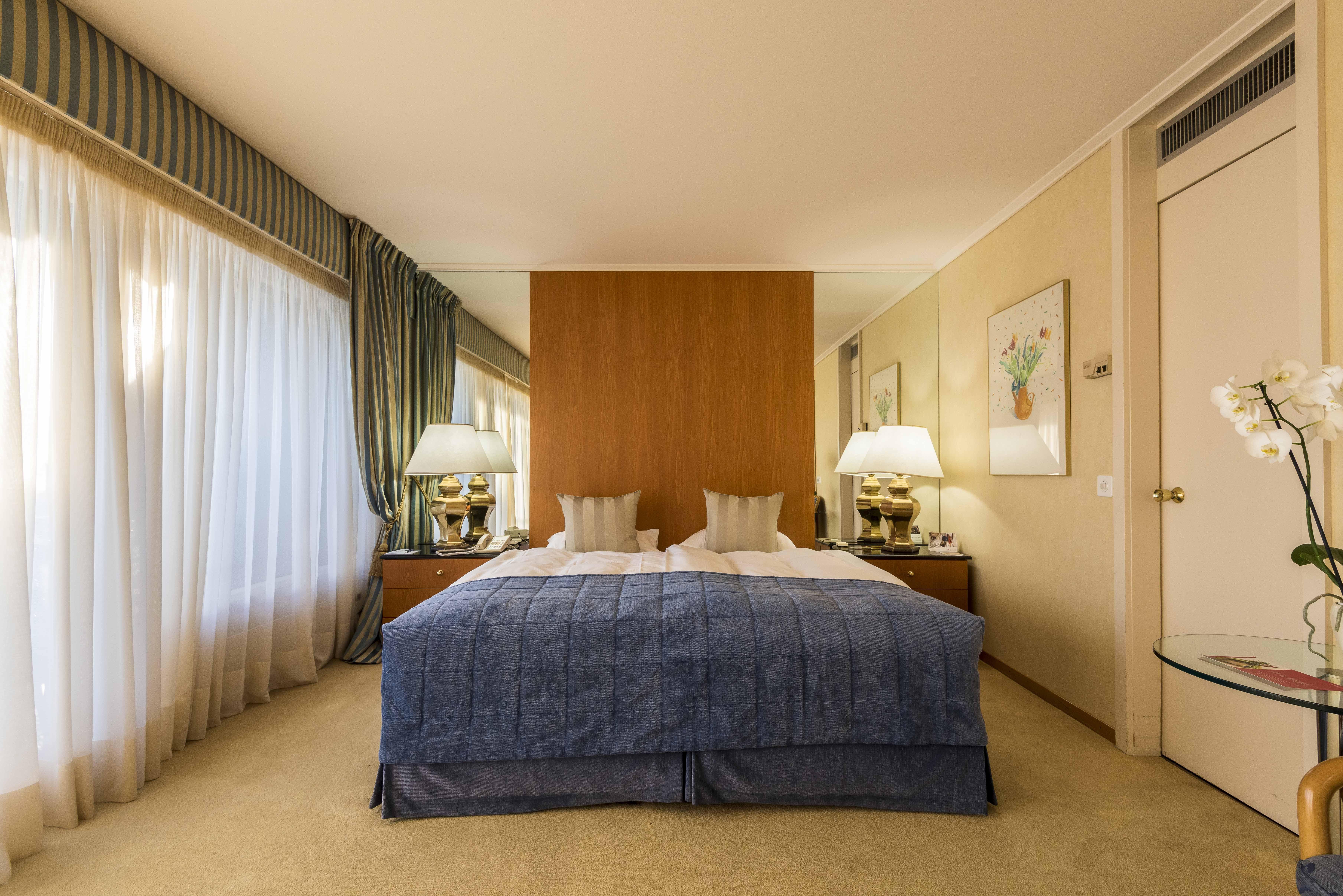 Royal Plaza Hotel